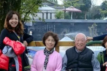 外婆家的哥哥叫堂哥还是表哥