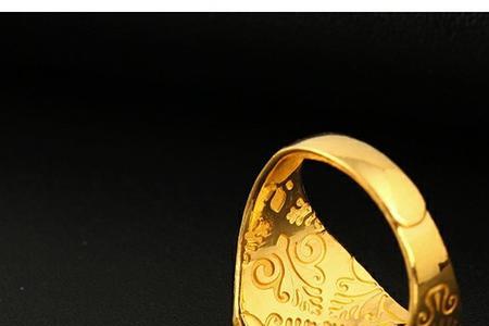 50岁男戴多少克的戒指