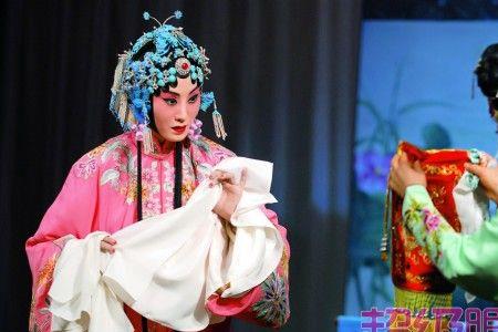 京剧锁麟囊是什么角