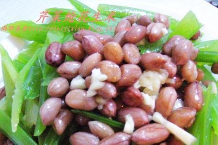 芹菜油炸花生米做法