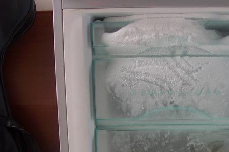 冰箱速冻是上面快还是下快