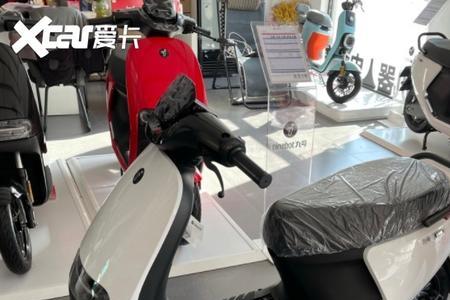 牛丁和小牛是一个品牌吗