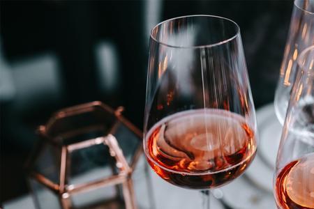 红酒沾杯是什么原因