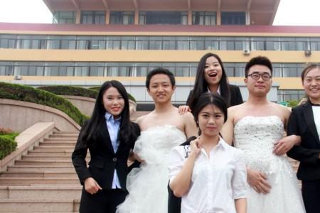 女同学可以结婚吗