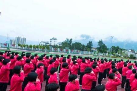 云南丽江女子中学校训