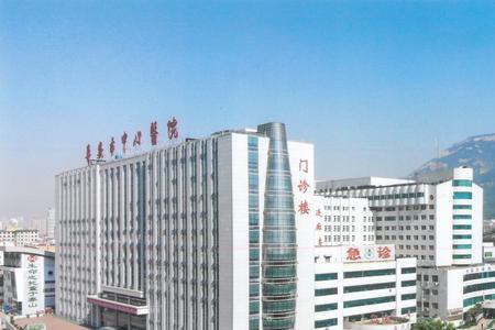 泰安中心医院怎么停车