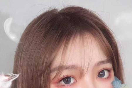 02美瞳是什么颜色的