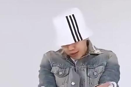 朴宰范王嘉尔是一个团的吗
