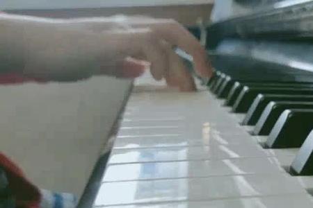 钢琴可以抑着倒放在车上运输吗