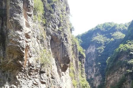 太行山海拔约1500千米对吗