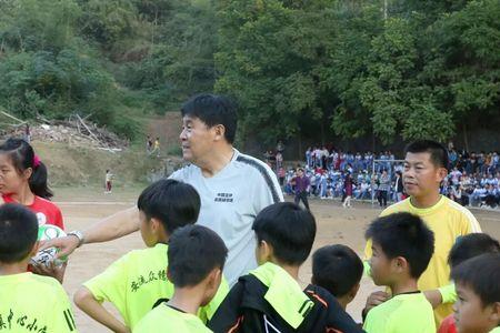 小学六年级毕业怎么报考体校