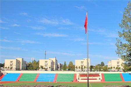郑州澍青学校离哪所大学近