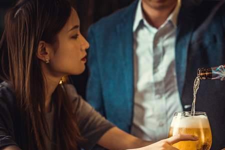为什么说爱喝啤酒的女人朋友多
