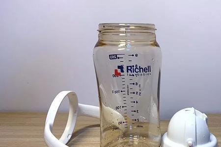 吸管杯上面为什么有两个孔