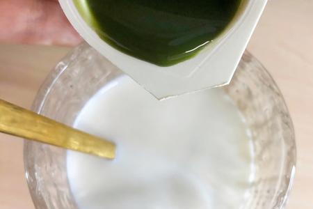 抹茶兑水怎么是粘稠的