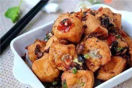 红烧香辣鱼油豆腐的家常做法