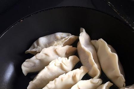 电高压锅做锅贴的做法