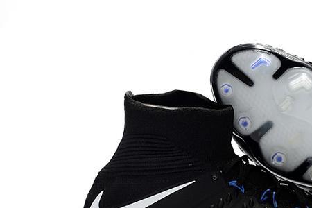 nike毒蜂足球鞋带怎么系
