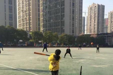 垒垫的意思