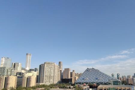 手机拍照怎么开启超广角
