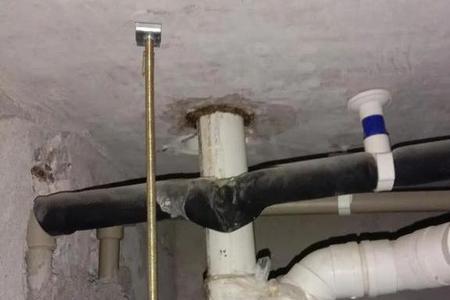 高层住宅水管爆裂谁负责