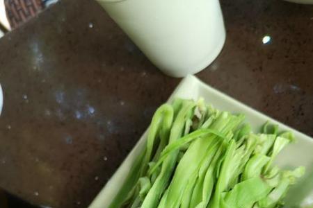 贡菜涮多久