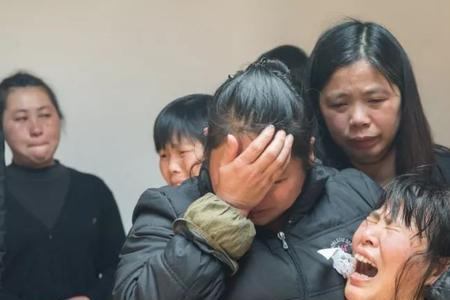 挥泪而别是成语吗