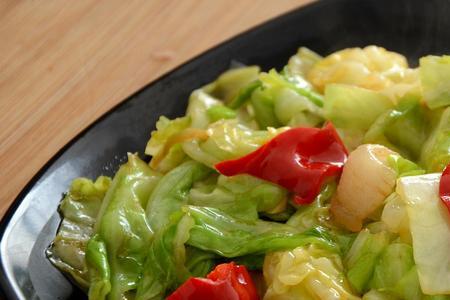 包菜肉片的做法
