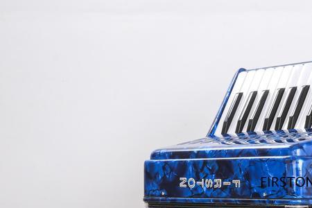 16贝斯手风琴什么意思