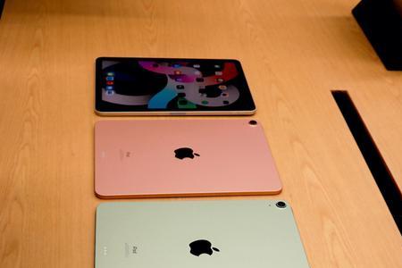 ipad屏幕上下颜色不一样