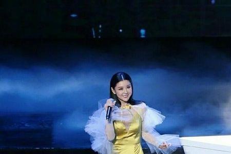 李小萌为什么唱歌好