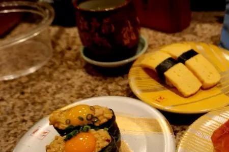 国内吃回转寿司的步骤