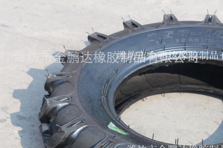拖拉机轮子由哪几部件组成