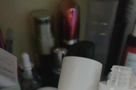 至本乳液和肌底液的区别