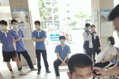 校长可以剪学生头发吗