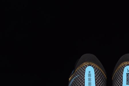 react泡棉与zoomx泡棉哪个好