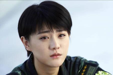 利刃出击李然谁扮演的