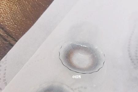 新的隐形眼镜里面的水要倒掉吗