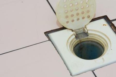 一楼马桶反气喷溅怎么办