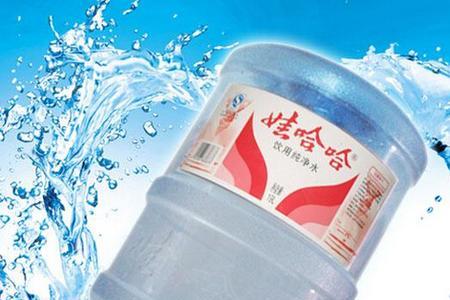 一桶17.8l桶装水加桶多少斤