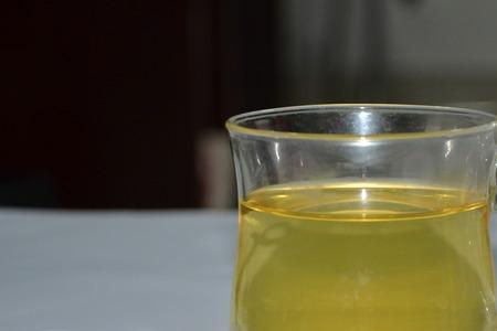 一边茶一边水的杯子叫什么