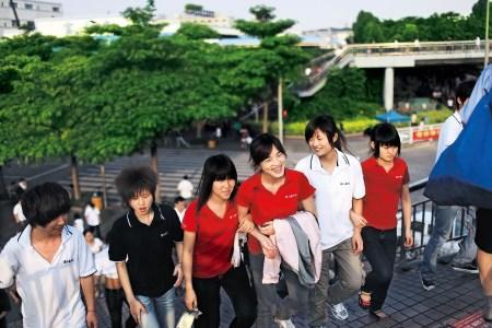 富士康一共多少工人