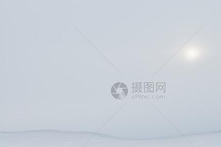 白茫茫与白芒芒的不同