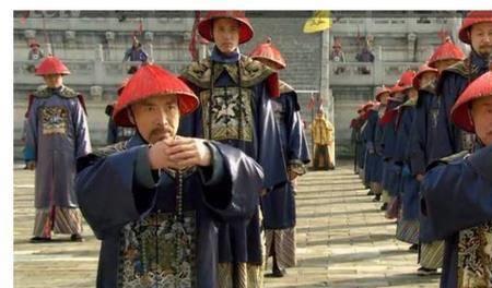 恭维与恭敬的区别