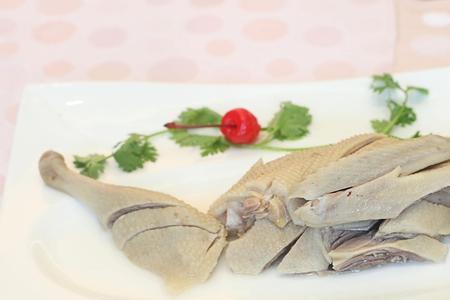 盐水鸭摆盘方法