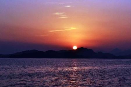 表示夕阳快落山的诗句