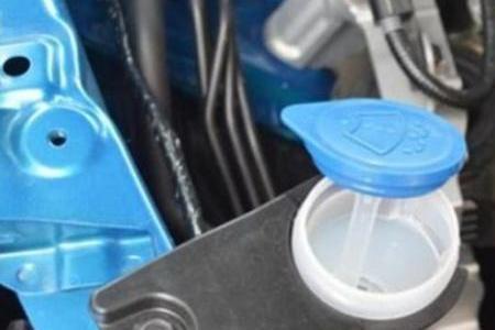 玻璃水可以用手接触吗