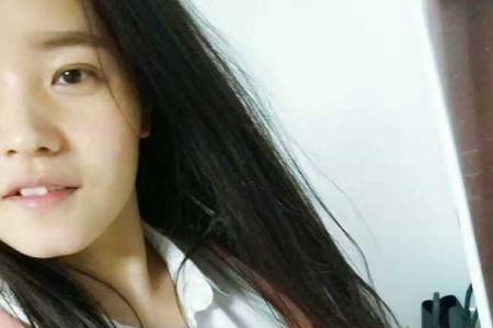 初中女生为什么喜欢翘腿