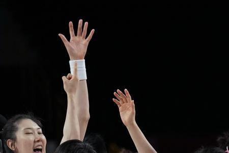 10月12日中午中国女篮回国了吗