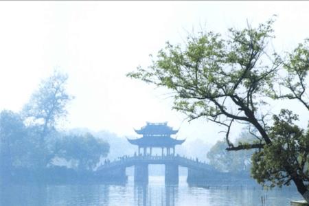 欲把西湖比西子整首诗描写四季